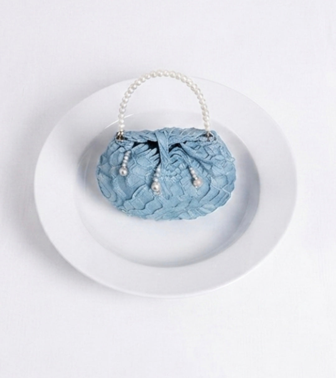 Girls high quality purse is important for dress