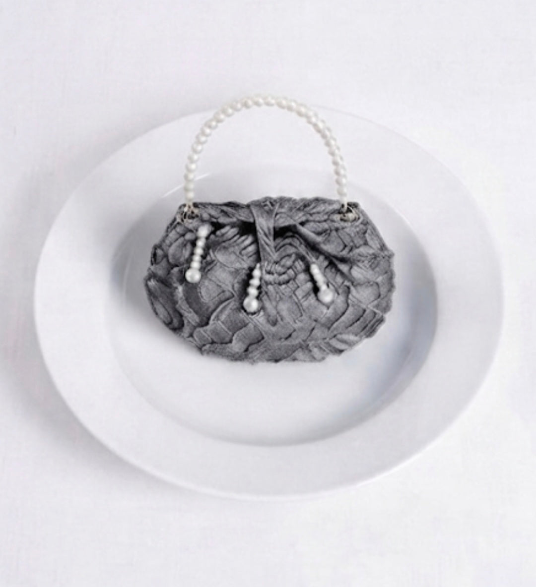 Girls high quality purse is important for dress